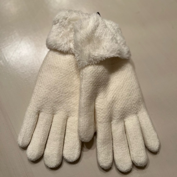 WINTER WHITE Infinity Scarf Hat Set NWT - Picture 7 of 9